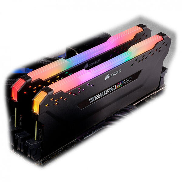 Memorie Corsair Vengeance RGB PRO 32GB DDR4 3200MHz CL16 Quad Channel Kit