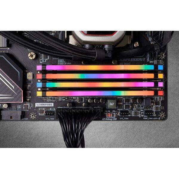 Memorie Corsair Vengeance RGB PRO 32GB DDR4 4266MHz CL19 Kit Quad Channel