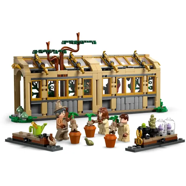 LEGO HARRY POTTER 76445 Hogwarts Castle - Herbology Class