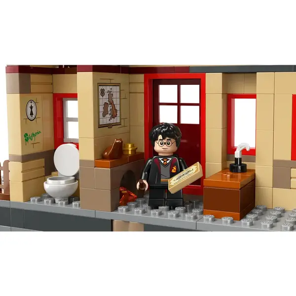 LEGO HARRY POTTER 76423 Hogwarts Express and Hogsmeade Station